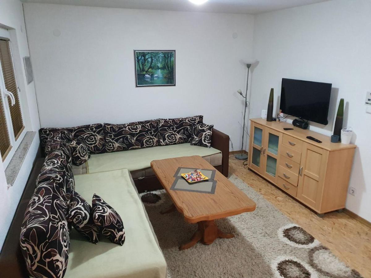 House Apartment Azra ซาราเยโว ภายนอก รูปภาพ
