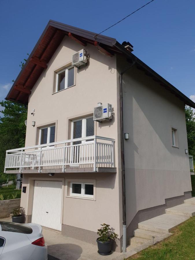House Apartment Azra ซาราเยโว ภายนอก รูปภาพ