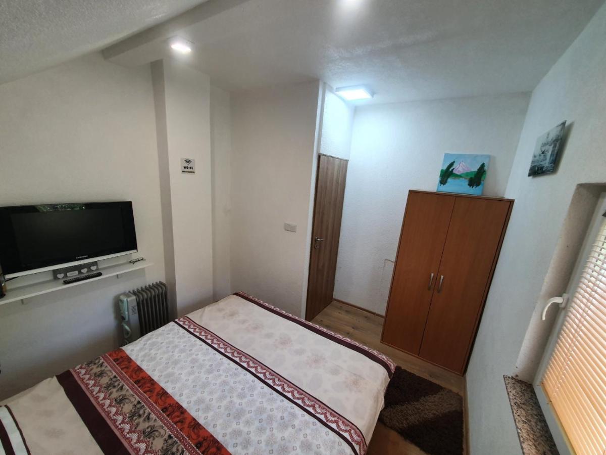 House Apartment Azra ซาราเยโว ภายนอก รูปภาพ