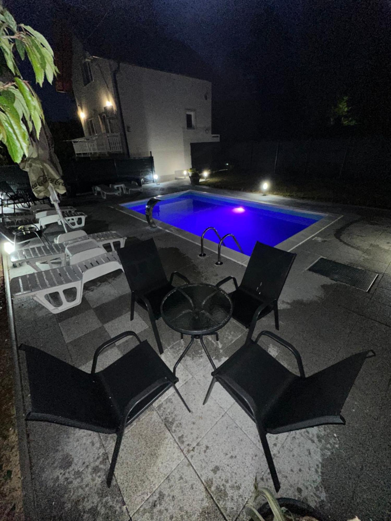 House Apartment Azra ซาราเยโว ภายนอก รูปภาพ