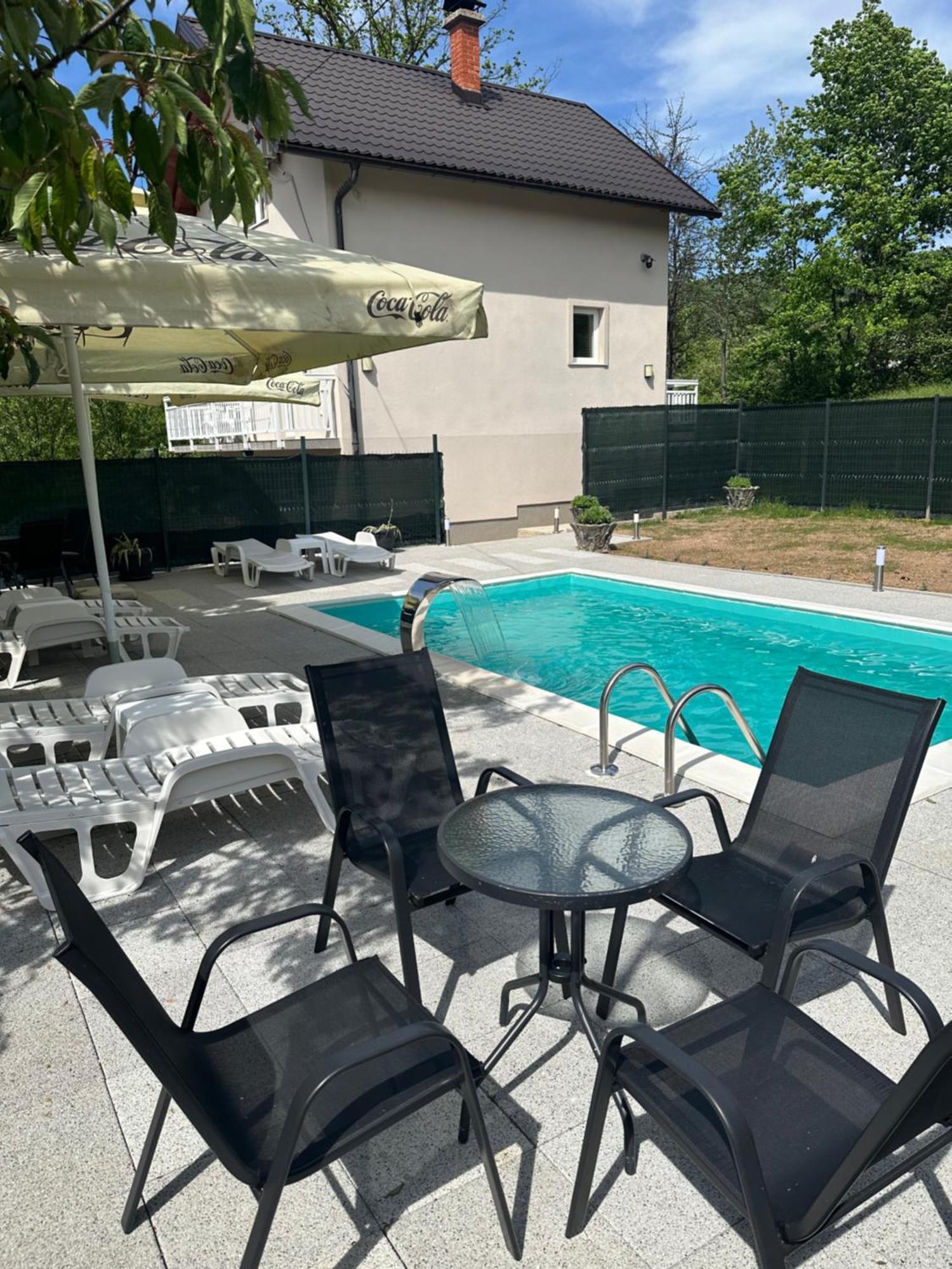 House Apartment Azra ซาราเยโว ภายนอก รูปภาพ